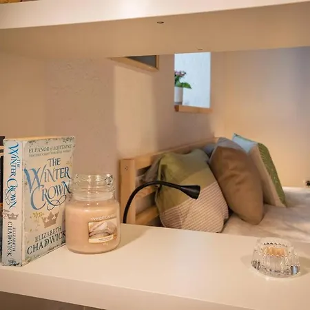 Pr' Mirotu Lejlighed *